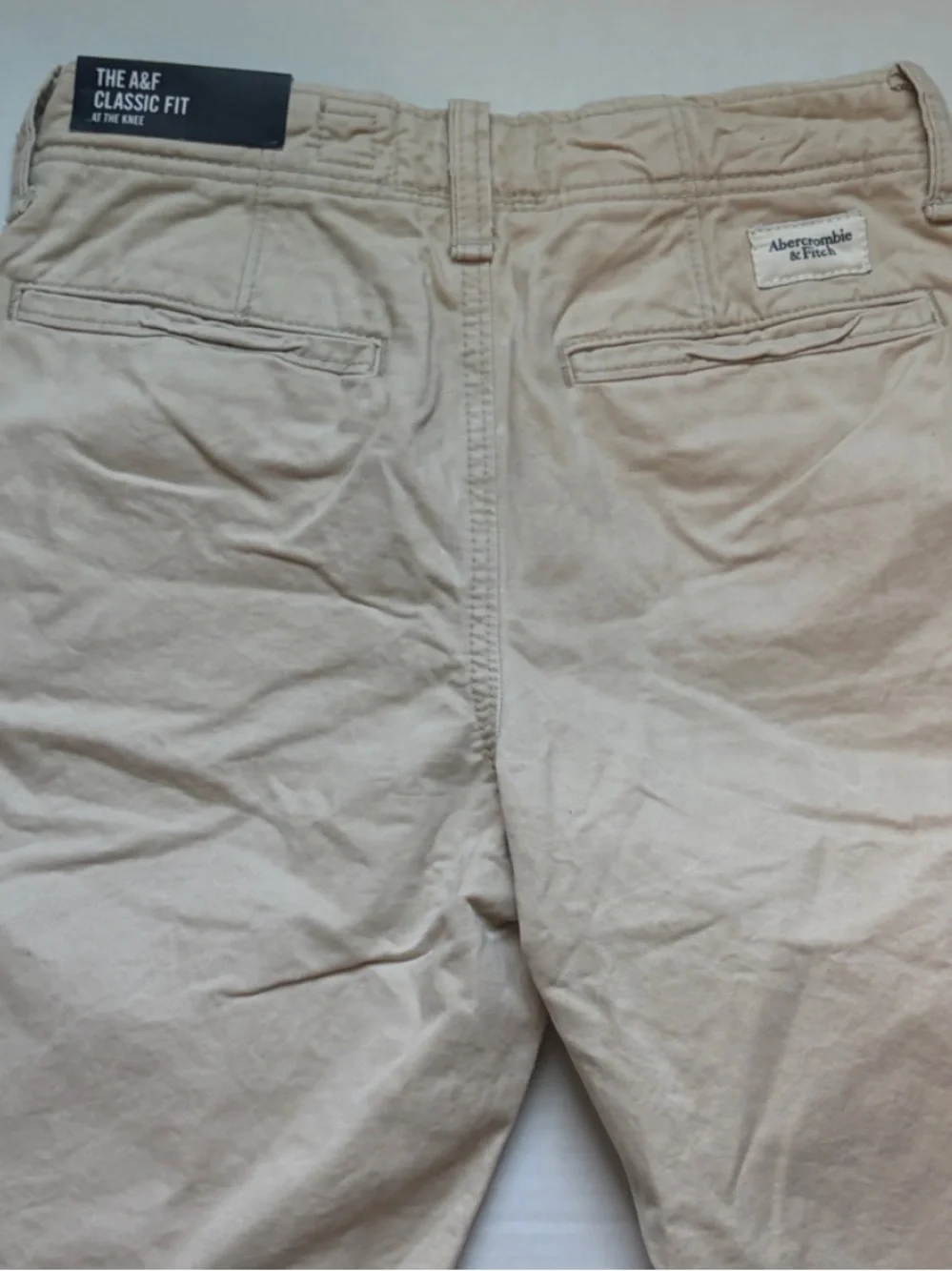 NWT Abercrombie & Fitch Classic Fit At The Knee Shorts
